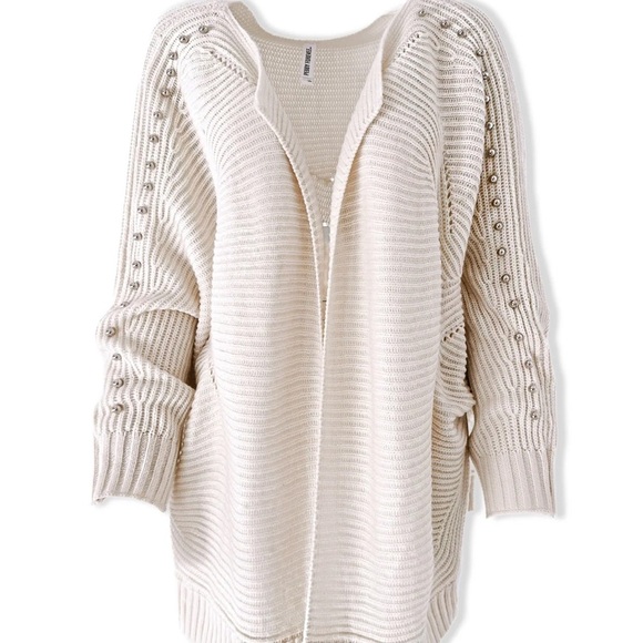 NWOT Cream studded sleeve cardigan only worn once - Picture 11 of 12